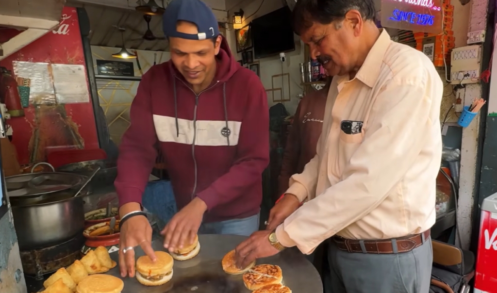 Kasauli Street Food Guide 2026: Dil Se Foodie Reveals ₹50 Bun Samosa, Hidden Himachali Siddu Spots & What to Skip 2 POPULAR bun somosa of kasuli