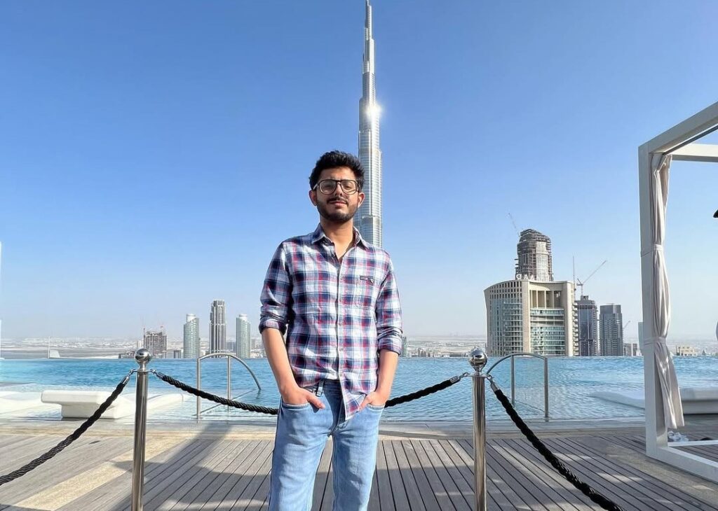 carryminati at burj khalifa